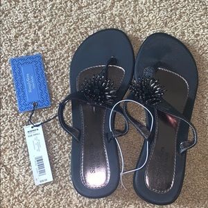 Simply Vera (vera Wang) sandals